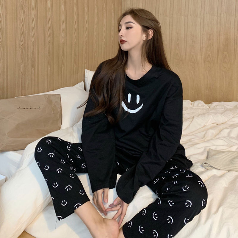 검은색 스마일리 슈트