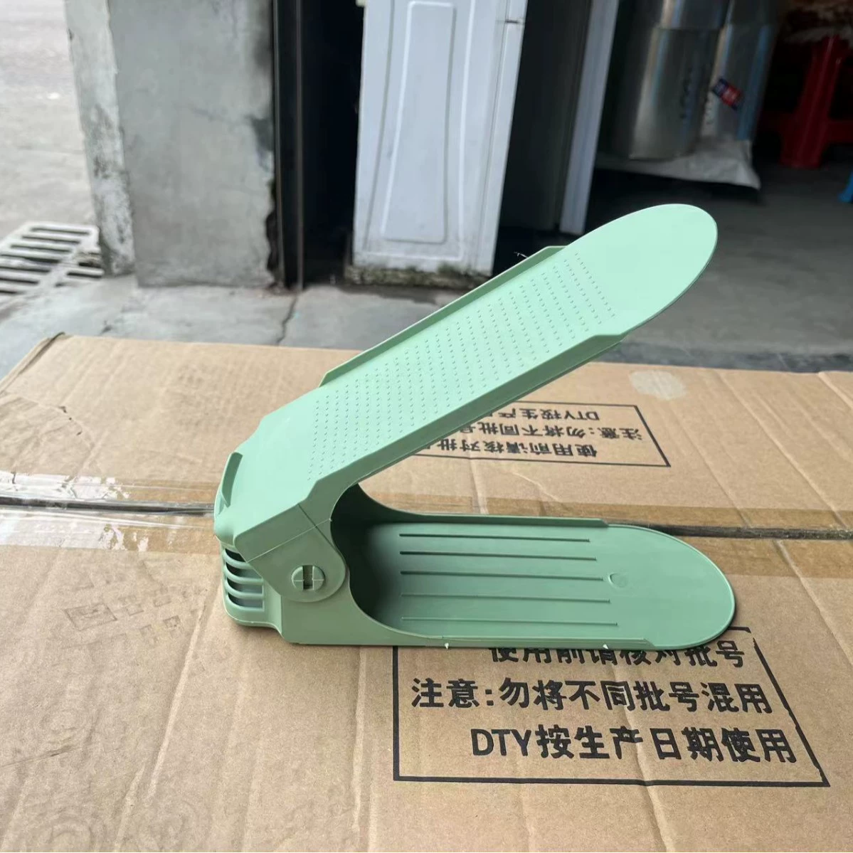 Creative double -layer shoe rack adjustable storage thick shoe supporting simple home dormitory integrated 4 -gear hierarchical shoe support