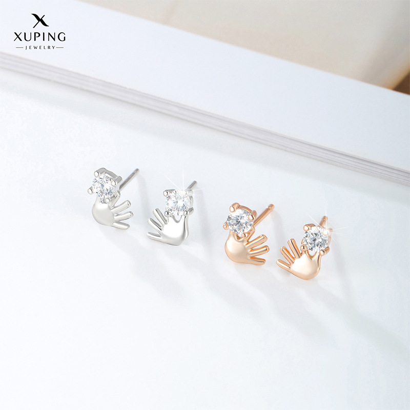 Xuming joyería Divertido Creativo dedo con incrustaciones de circonio diseño del oído espárragos las mujeres simple nicho moda pendientes lindos al por mayor