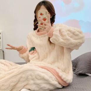 ɺ���q�ɐۿ�ͨ˯��Ů���ﶬ���ӽq�Ӻ񺆼s���b�¿�m�q��ů��