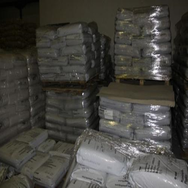 5932bb5d4d40eee7eee176d05b9b3b