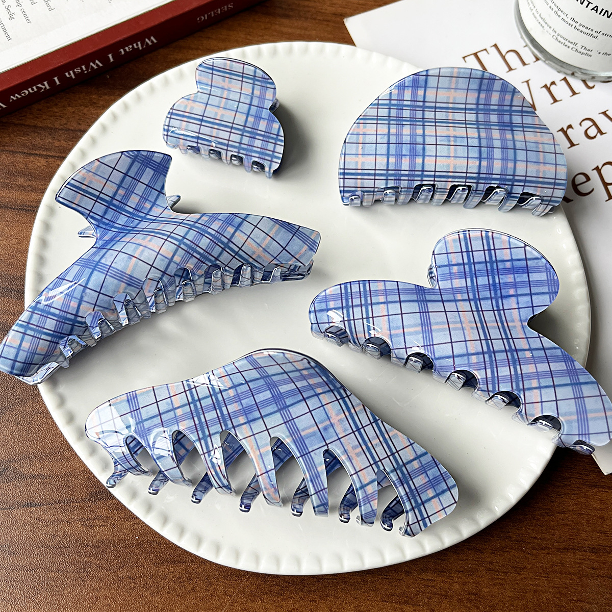 Nuevo estilo de imitación acético azul estricto clips lindos y dulces agarrar clips de alta calidad de la cabeza detrás de los clips de tiburón para mujeres