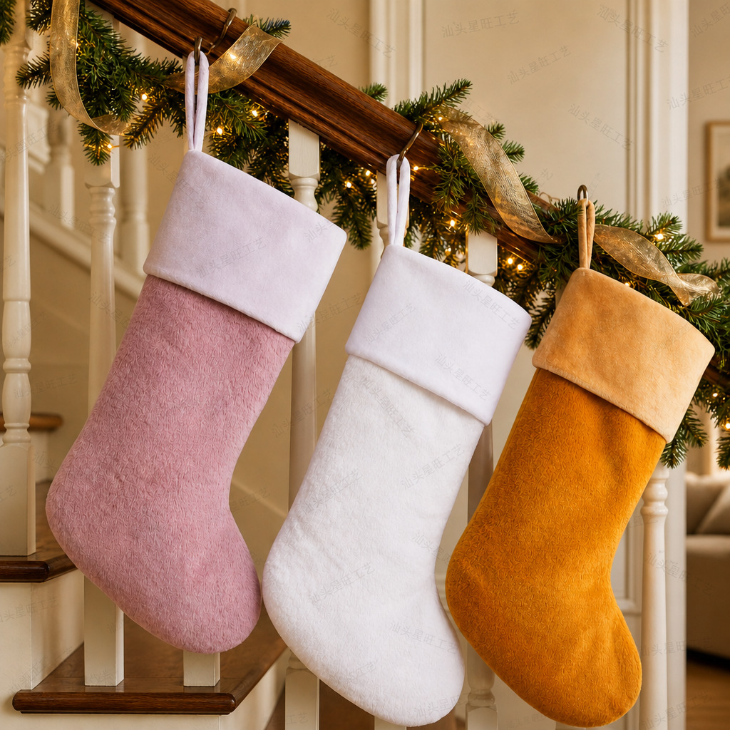 Navidad transfronteriza de peluche calcetines navideños creativos decoraciones navideñas bolsas de regalo bolsas de dulces colgantes de árbol de Navidad