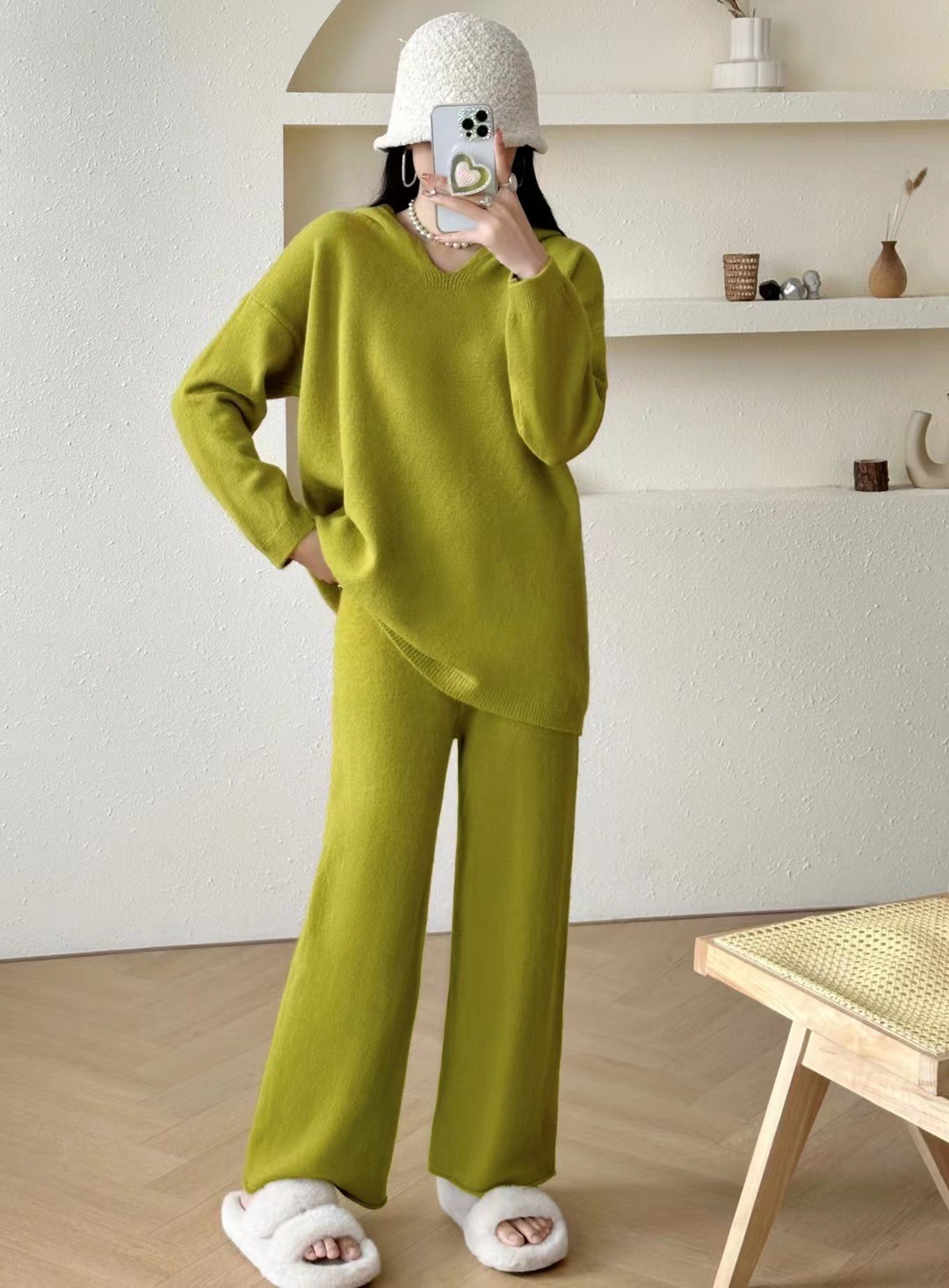 Pantaloni larghi a gamba larga in maglia alla moda casual coreana per le donne autunno e inverno nuovo articolo maglione con cappuccio di colore solido_voghion.com