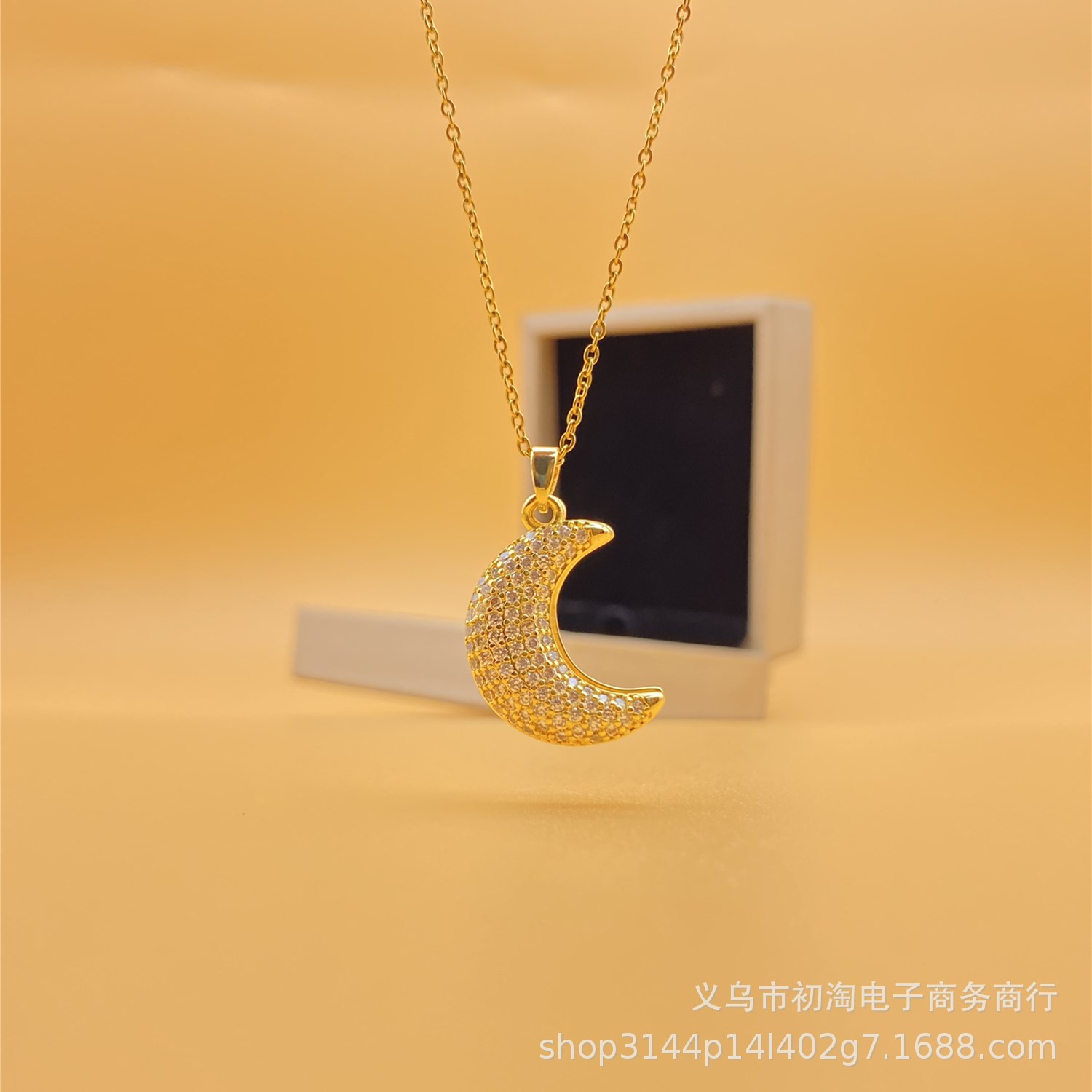 Fashionable elegant foldable necklace heart-shaped pearl