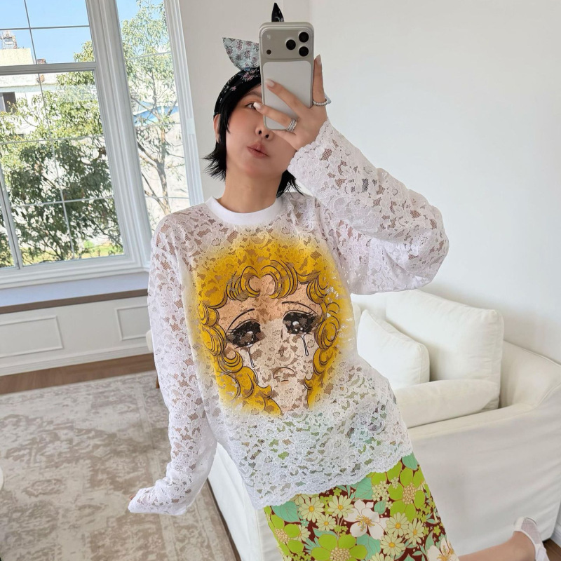 Nanyou Niche Design Aesthetic Girl Print Lace Long-Sleeve T-Shirt 26 Summer Loose Hollow-Out Sheer Cover-Up Top Nanyou Niche Design Aesthetic Girl Print Lace Long-Sleeve T-Shirt 26 Summer Loose Hollow-Out Sheer Cover-Up Top