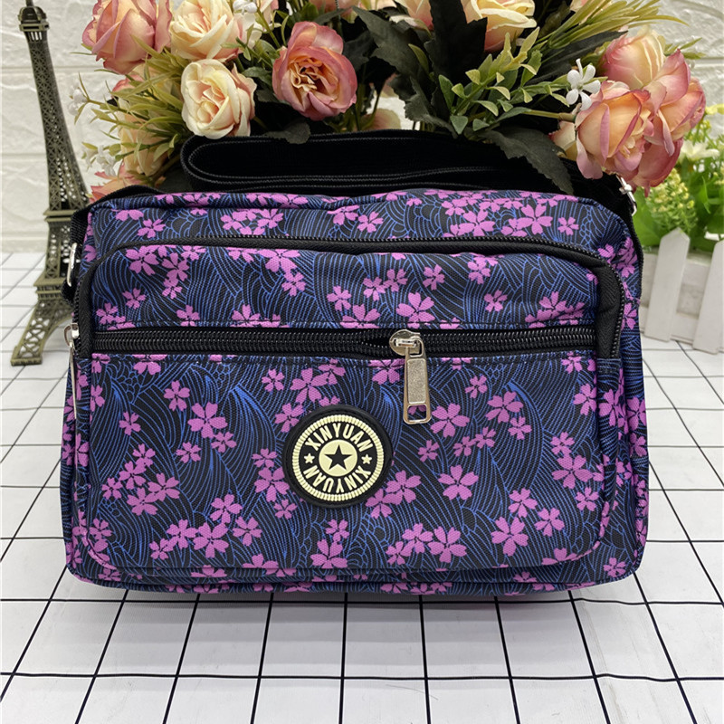 작은 보라색 꽃