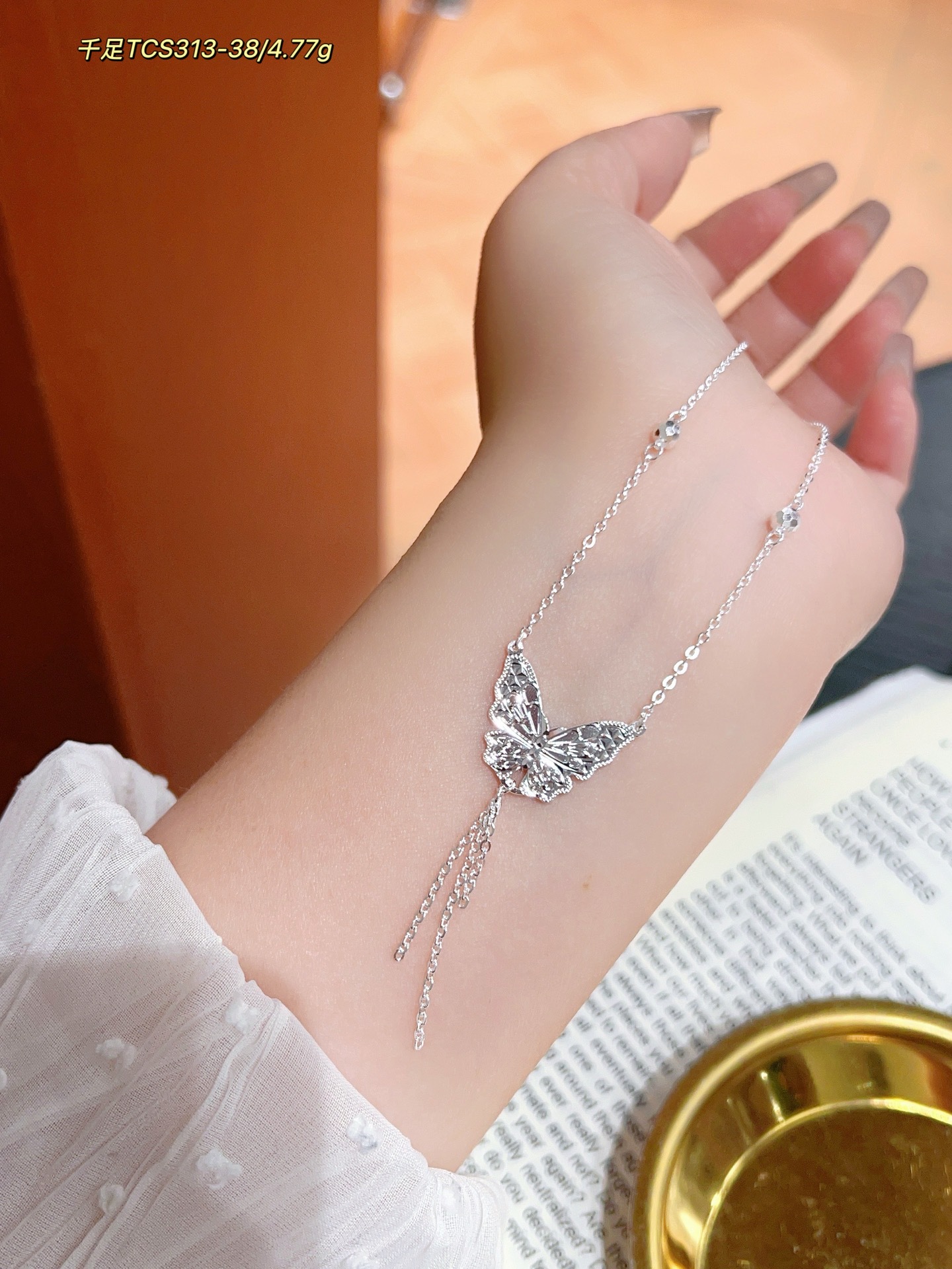 S999 plata esterlina mariposa flange collar de cuatro hojas diseño de nicho femenino de alta calidad lujo ligero cadena de clavícula para regalar a su novia