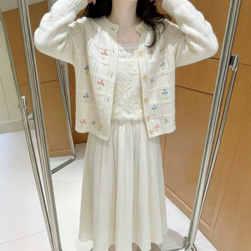 Cross-Border Design-Inspired Handmade Embroidered Knit Cardigan for Women, Featuring a Unique Style That Is Slimming and Features a Relaxed Vibe Cross-Border Design-Inspired Handmade Embroidered Knit Cardigan for Women, Featuring a Unique Style That Is Slimming and Features a Relaxed Vibe