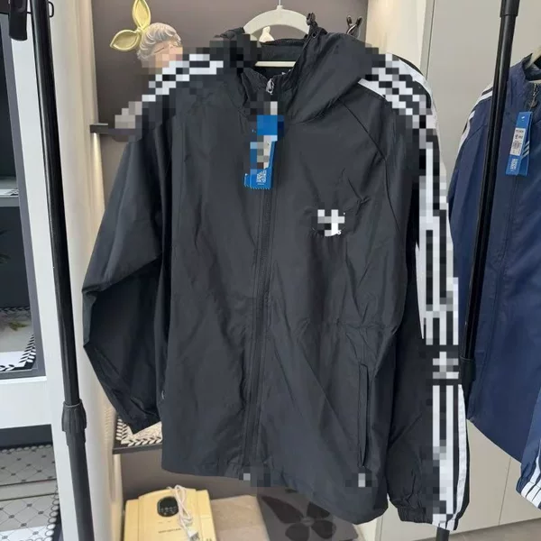 Embroidered clover-patterned sports windbreaker, unisex spring jacket, lightweight, loose-fitting, casual, suitable for couples, with a hood, available for wholesale