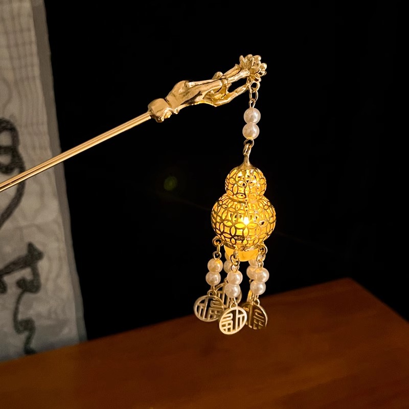 Palacio lámpara pinzas de cabello para niñas estilo antiguo cheongsam accesorios de ropa china pinzas de cabello de disco de alta sensibilidad a la fluidez paso de agitación pinzas de cabello