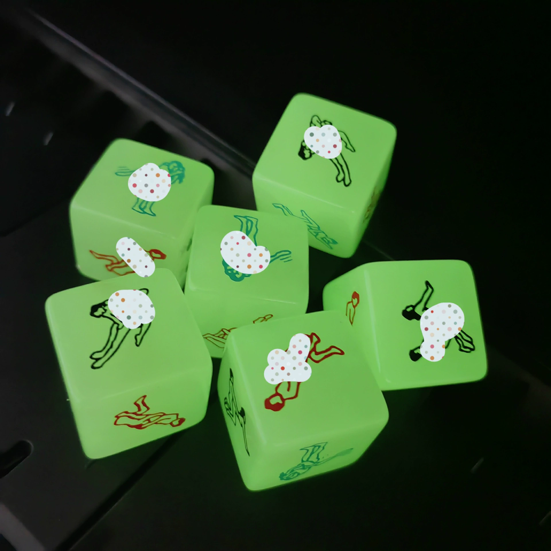 Трансграничный источник Акриловые кости светящийся кубик игральный флирт реквизит светящийся секс-игрушки для взрослых