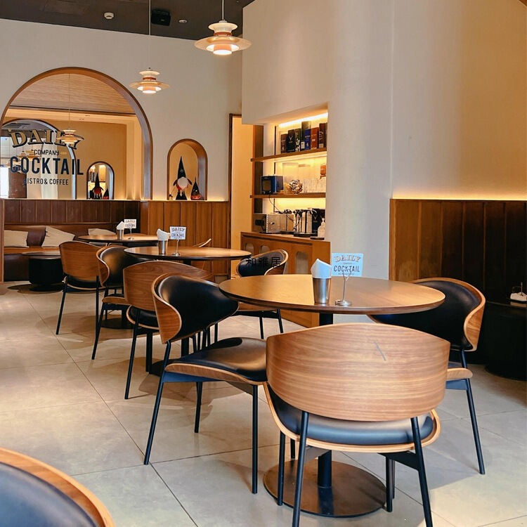 Retro Bar Tavern Commercial Dining Table Reception Area Lounge Bar Coffee Shop Restaurant Meeting Table and Chair Set