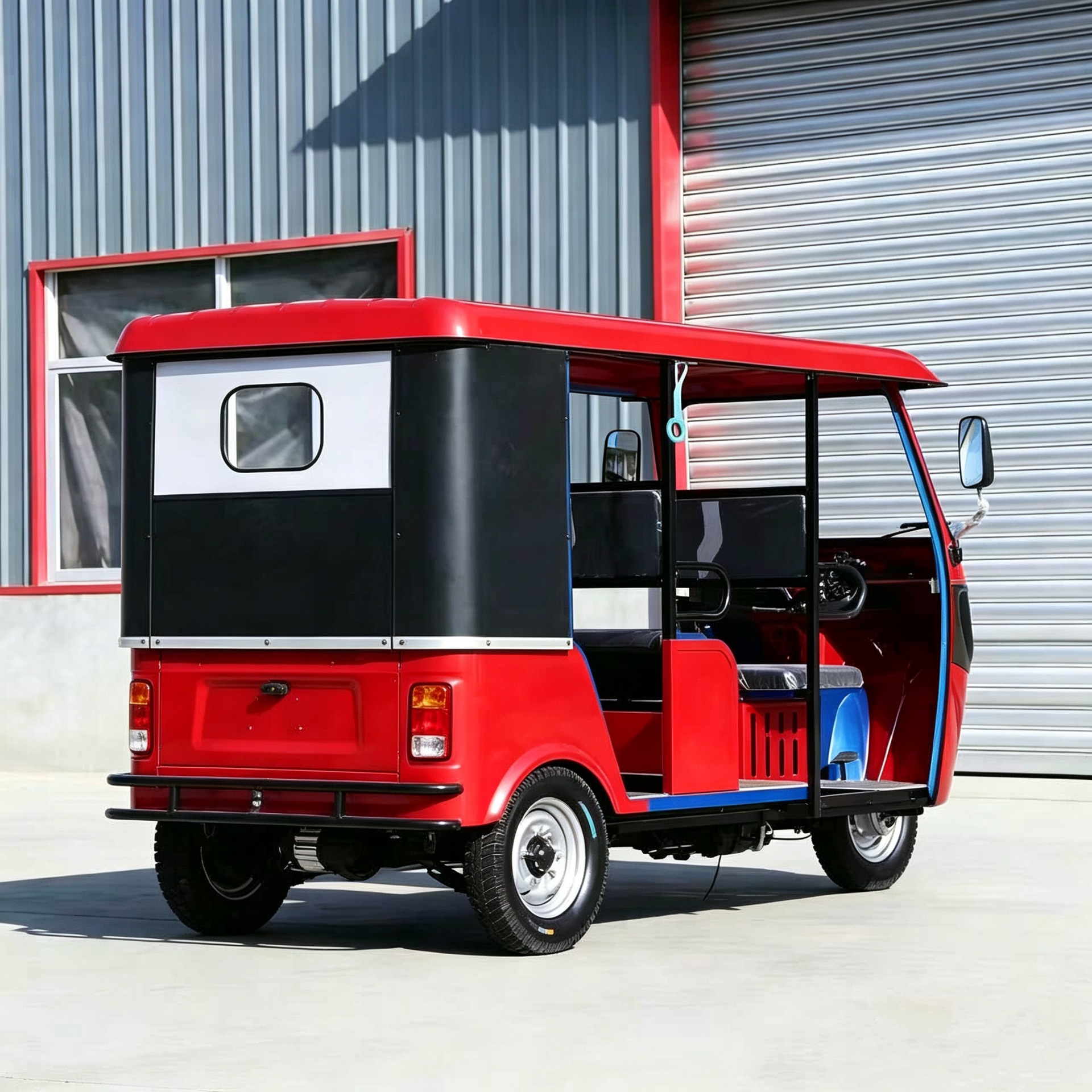 Cross-border export of multi-person passenger fuel-powered tricycles, scenic area sightseeing passenger tricycles with large space for home use and commercial operations
