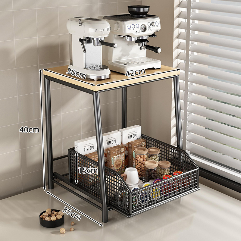 Cafetera debajo del armario de comedor, estante de bar, mesa, bolsas de té, pan, bocadillos, postres, cápsulas de café, estante de tazas de agua