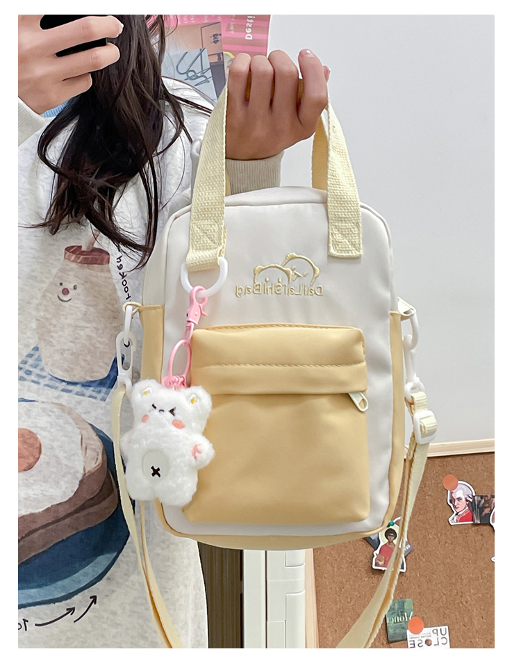 A Japanese niche double-sided multi-purpose bag for girls, a fresh and cute student single-shoulder bag, versatile carrying bear, +3 yuan Item Picture