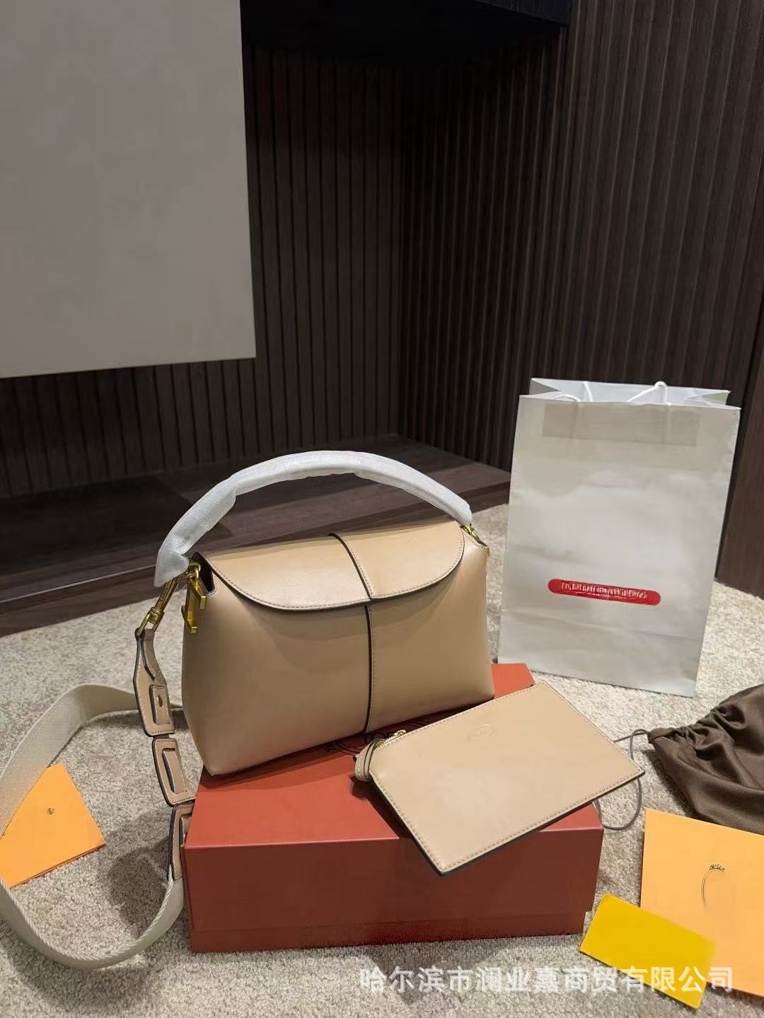 Qadın çiyin çantası, dumpling və bucket modelləri