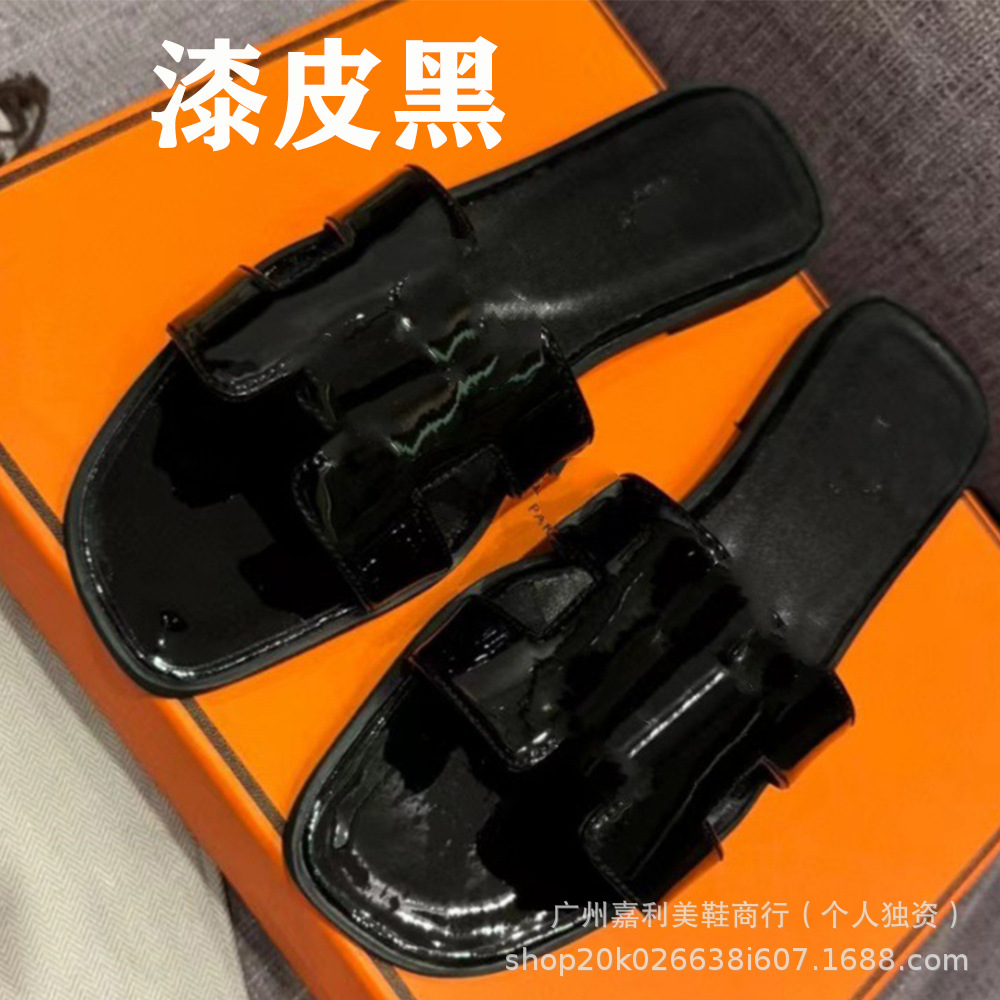 39 patent leather black