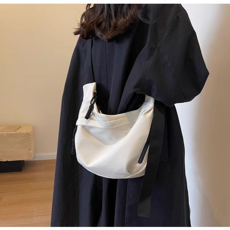 Women's New Fashion Sport Casual Oxford Cloth Shoulder Bag, Versatile Large Capacity Crescent Crossbody Travel Bag Wholesale - Thumbnail 8