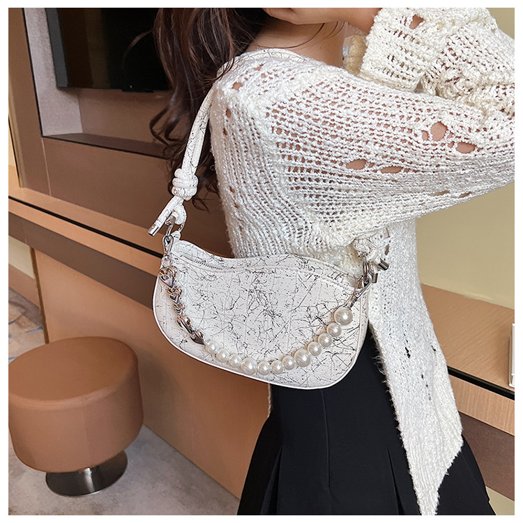 French chain armpit bag, women's high-end sense, niche trendy fashion handbag, western-style crescent bag_voghion.com