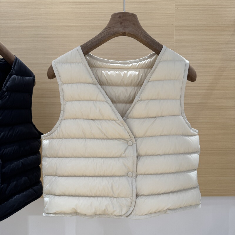 2025 New Autumn and Winter 90 Velvet Ultra-Light down Vest Women's V Neck Vest Short Outwear with Inner Lining