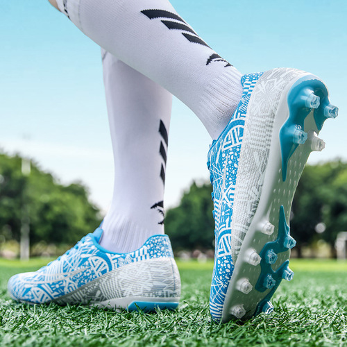 Football shoes low-top long spikes broken spikes professional training shoes for teenagers and students wholesale foreign trade sports shoes