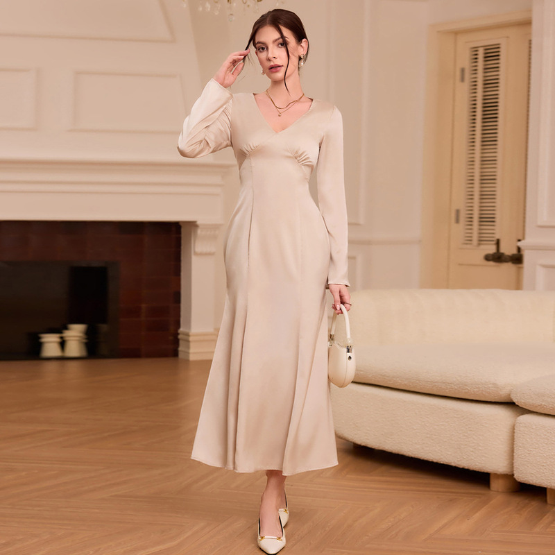 European and American Cross-Border Style Elegant and Luxurious Satin Dress for Women, New V-Neck Slim-Fit Mid-Length Flared Dress European and American Cross-Border Style Elegant and Luxurious Satin Dress for Women, New V-Neck Slim-Fit Mid-Length Flared Dress