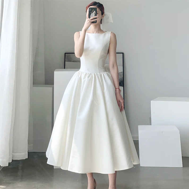 Simple Satin Light Wedding Dress 2026 New Model for Socialite Banquets, Parties, Graduation, and Travel Photoshoots, White Slim-Fit Elegant Evening Gown
