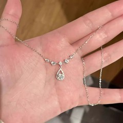 チタン鋼非退色フィッシュマンティアーズシルバーメッキネックレスレディースダイヤモンド超フラッシュライト高級ニッチ絶妙なファッション鎖骨チェーンネックレス