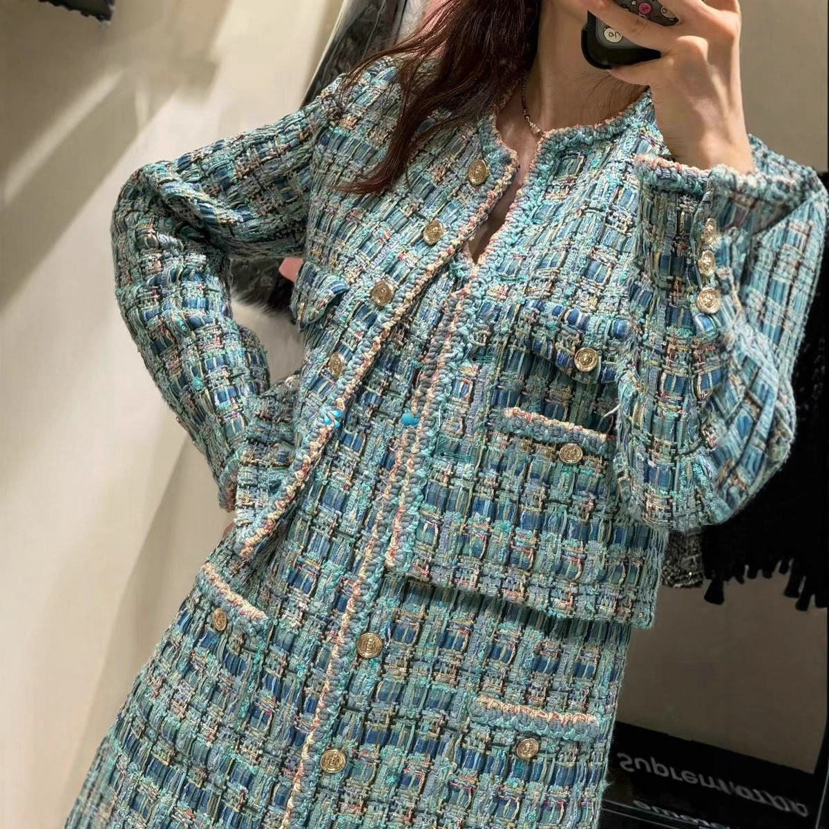 Autumn and Winter Celebrity Style High-End Women's Blue-Green Tweed Round Neck Short Jacket Elegant Gold Button Long-Sleeved Cardigan for Women