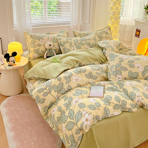New skin-friendly printed brushed four-piece spring and summer thickened and warm Tianzhu cotton three-piece student dormitory set wholesale
