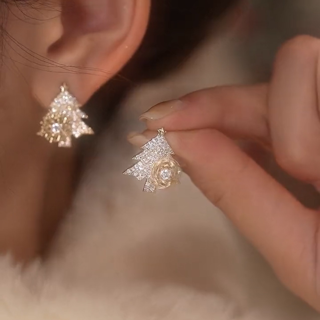 Copper Material Christmas Festival 1 Pair Christmas Simple Style Shiny Christmas Tree Plating Inlay Copper Zircon Ear Studs