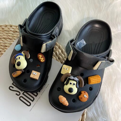 Crocs shoes accessories shoe flower shoe buckle decorative buckle head dog black diy cute little red book same cartoon accessories