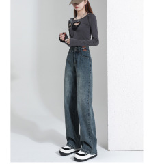 レトロなストレートジーンズの女性の新しいモデルは、高腰で痩せている学院風の小柄な垂れ下がった感じがします。