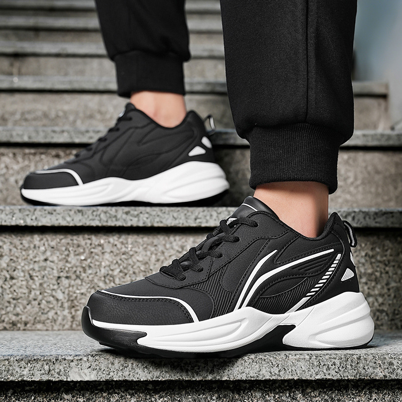 Otoño y invierno nuevos zapatos de hombre antideslizantes zapatos deportivos casuales negros de mediana edad zapatos de papá con suela suave zapatos de viaje resistentes al desgaste