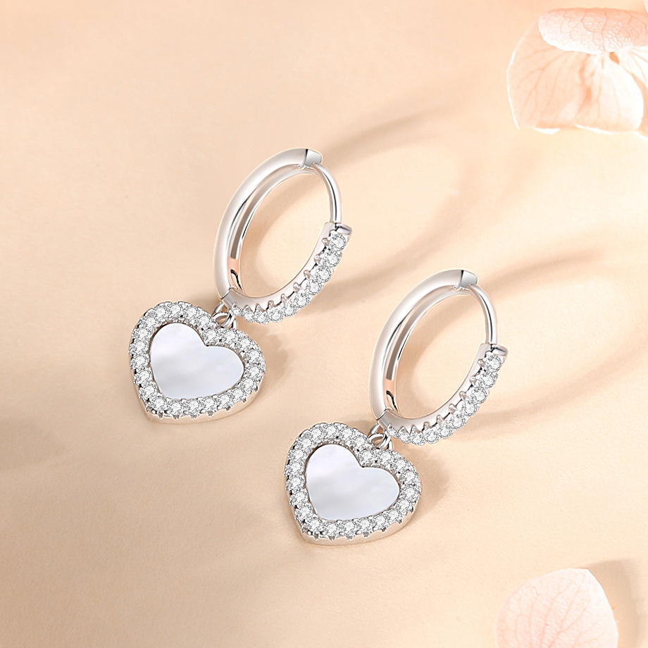 Pendientes de diamantes simples de plata de ley S925, diseño de nicho de alta gama, hermosos pendientes, colección de botones de oreja de estilo nuevo de verano