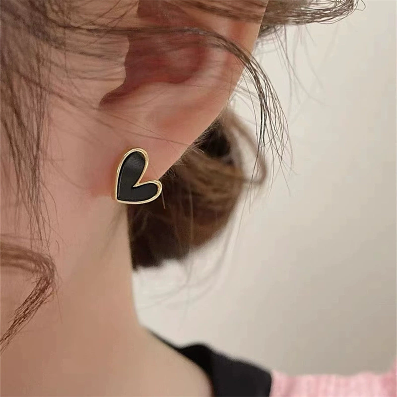 Серебряная игла, дизайнерские черные серьги, образец серебро 925, корейский стиль, тренд сезона, простой и элегантный дизайн