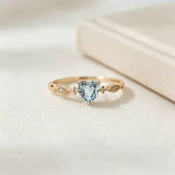 Sparkling sky blue heart-shaped ring for girls, light luxury niche design with an ins-style elegant and delicate adjustable band