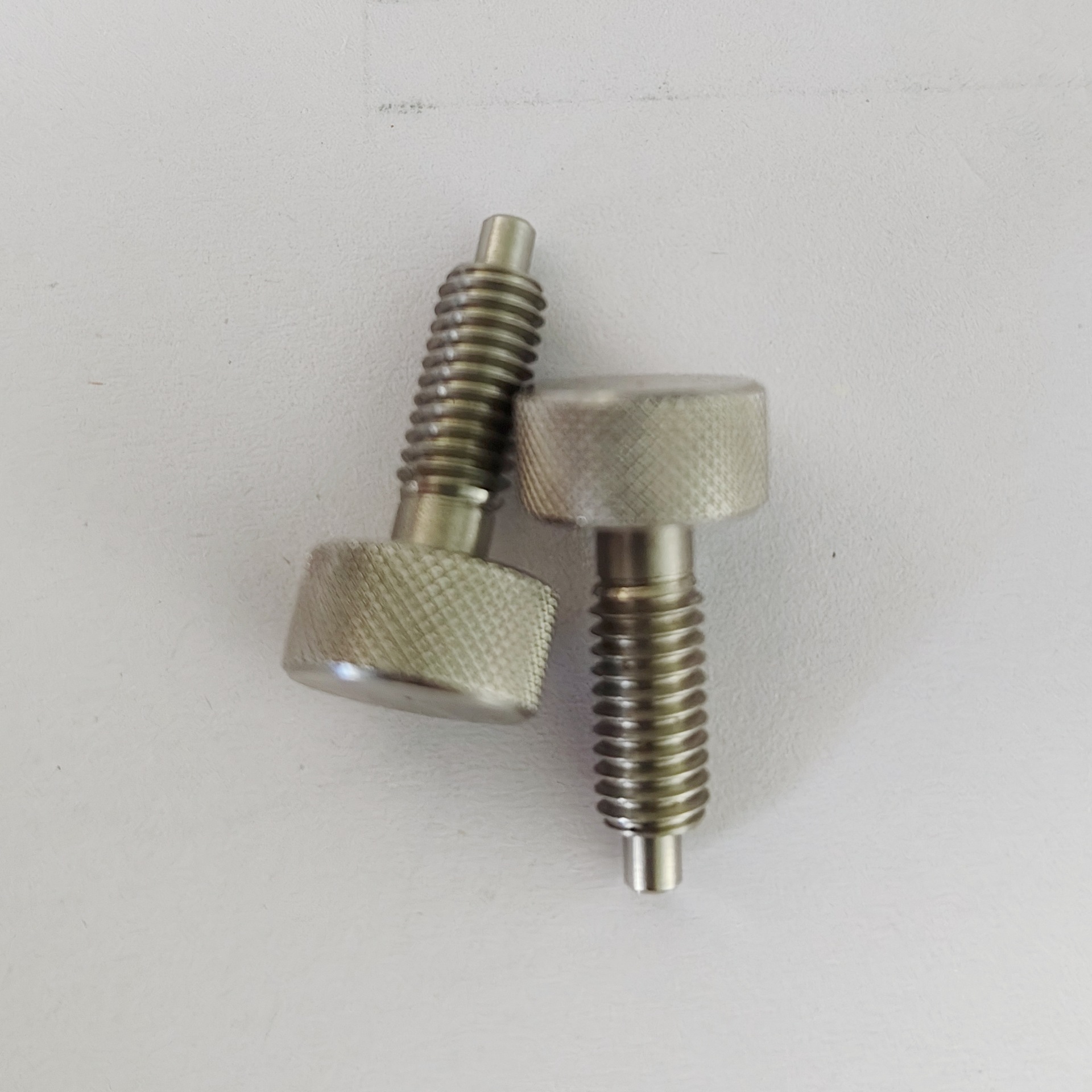 M12�ֶ��� ������ť���� �������������춨λ�� ���ڳ���