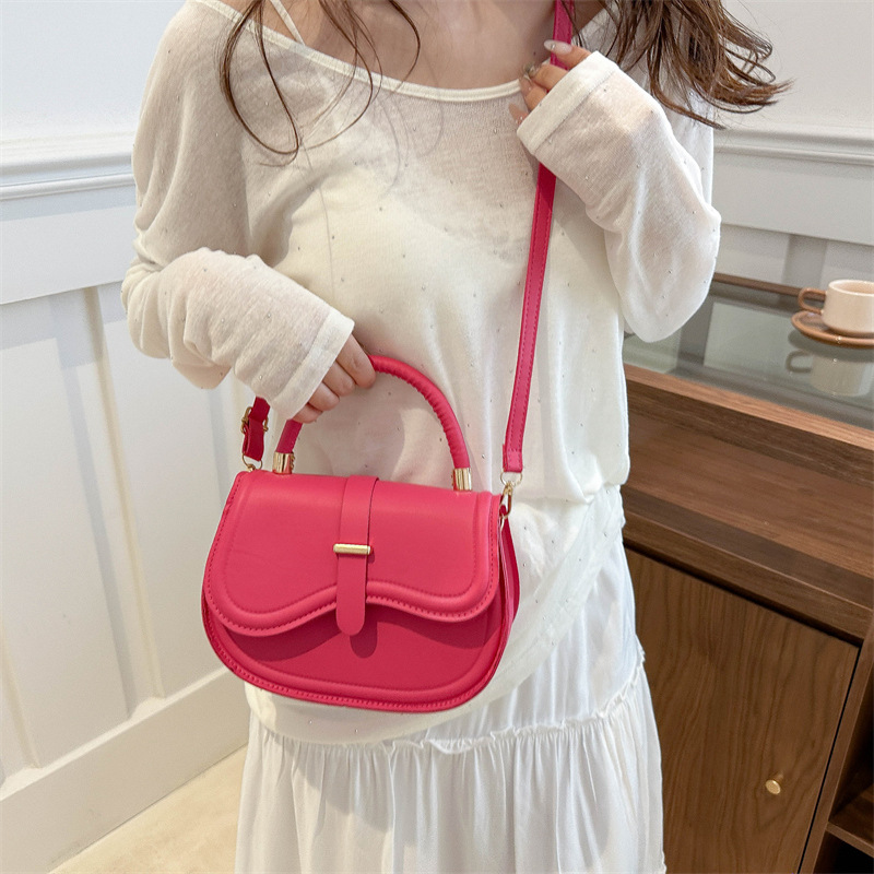 Einfache lässige 2024 neue modische und stilvolle einzelne Schulter Crossbody koreanische Version vielseitige kleine quadratische Tasche für_voghion.com