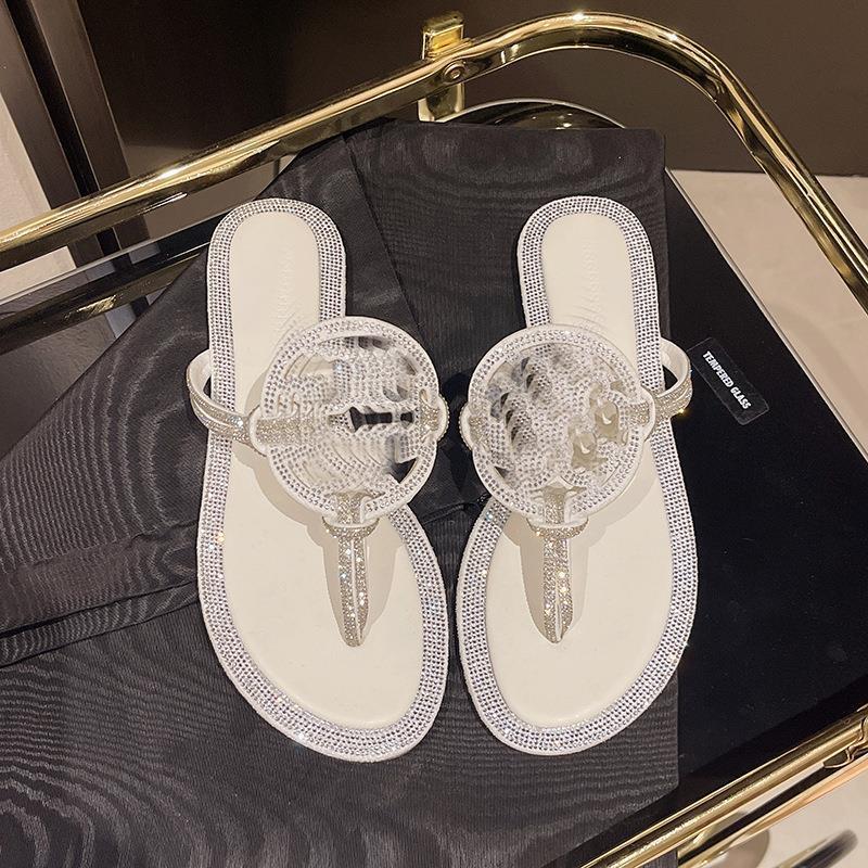 Zapatillas de diamantes de imitación para mujer Sandalias y zapatillas de playa con clavos de sauce de diamantes Comercio exterior transfronterizo zapatos de mujer de gran tamaño TB chanclas slippers