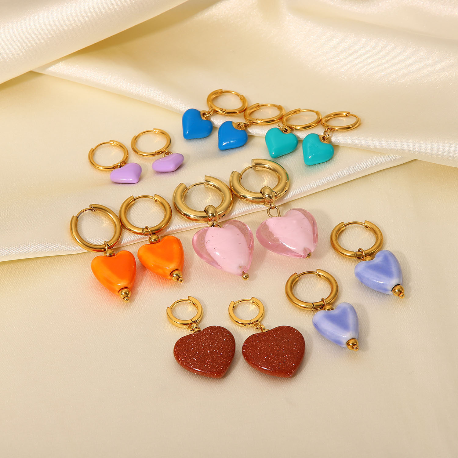 Nuevo Estilo 14k Chapado En Oro Acero Inoxidable Color En Forma De Corazón Pendientes Colgantes display picture 4