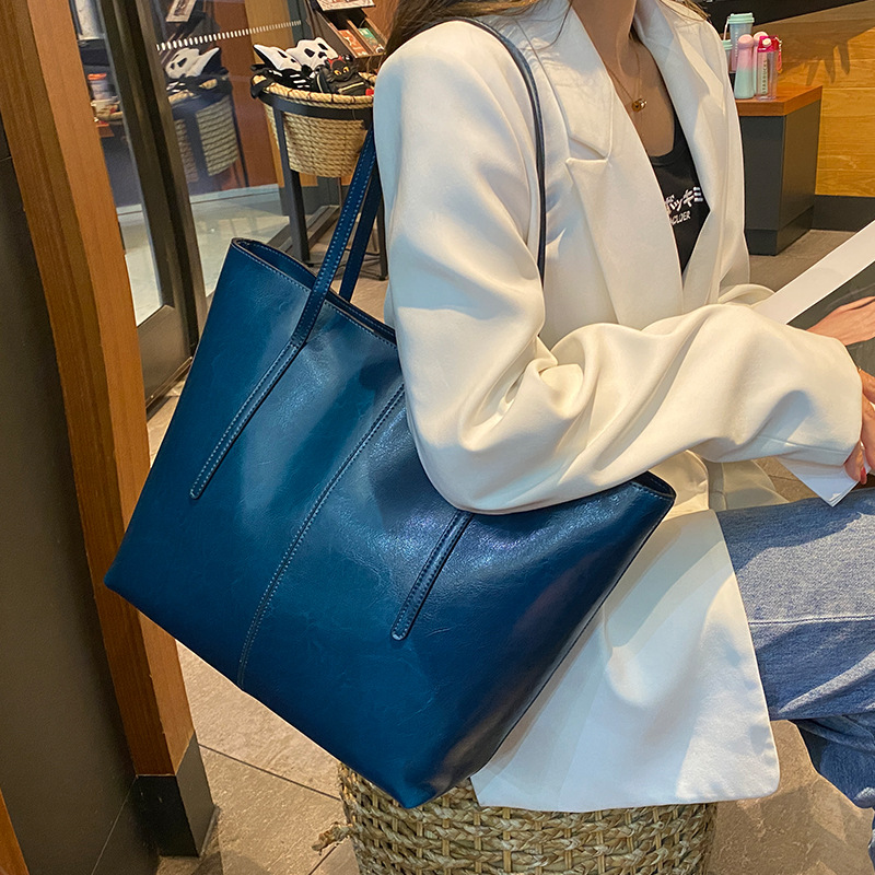 Wholesale Genuine Leather Large Capacity Women's Bag, Business Commute Lightweight Handbag & Shoulder Bag, Fashion Oil Wax Leather Tote - Thumbnail 4