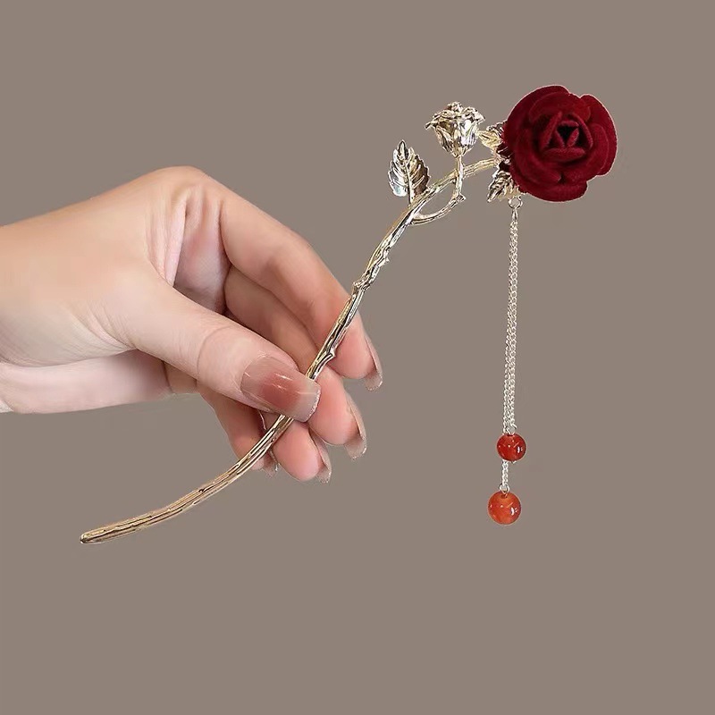 Horquilla de abanico nuevo estilo chino retro de alta gama placa de metal horquilla de pelo Hanfu cheongsam horquilla horquilla accesorios para el cabello femenino