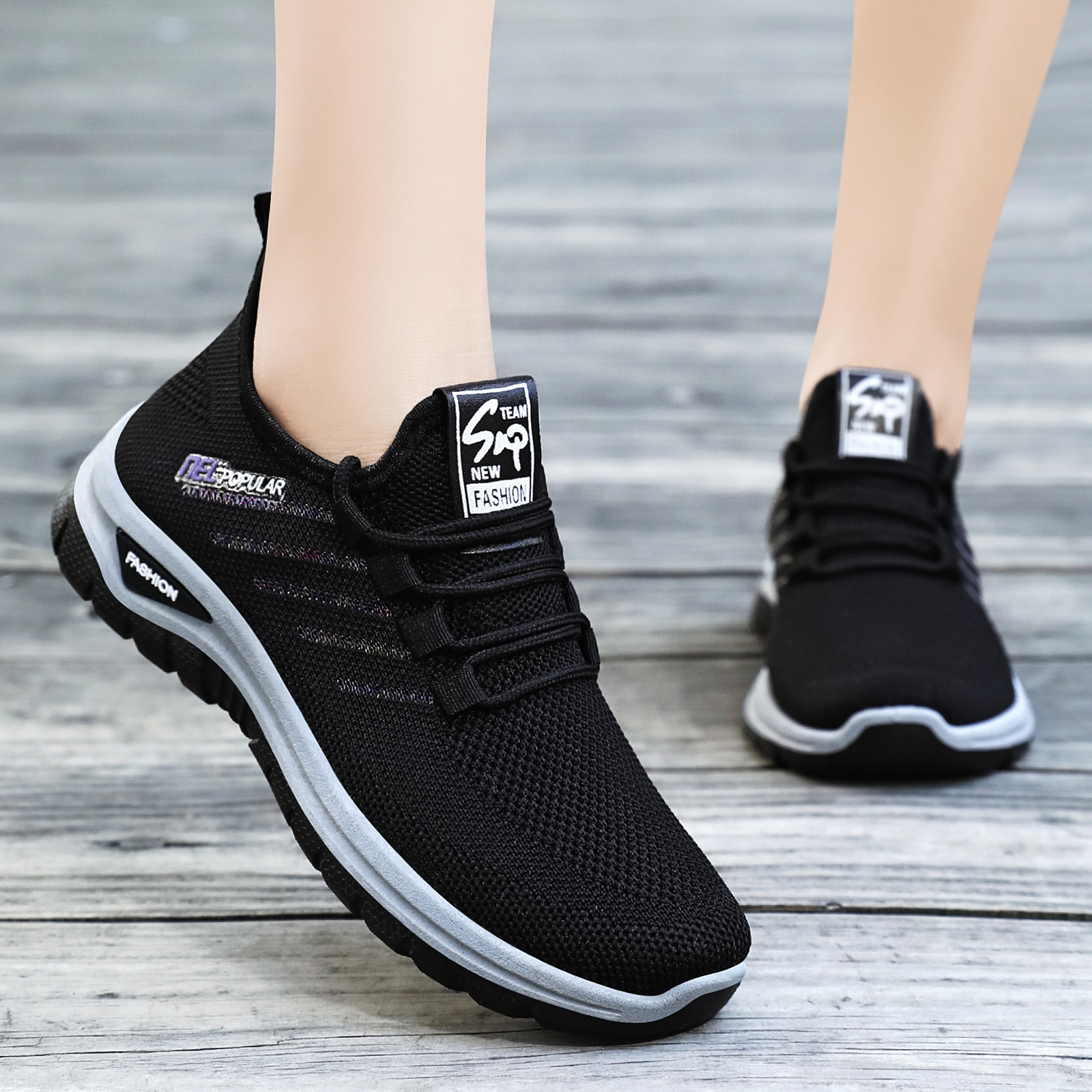 Zapatos mujeres de mediana edad verano transpirables cómodos zapatos únicos regalos de venta directa suela suave casual zapatos de malla para mamá