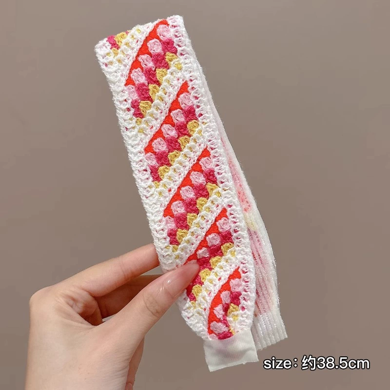 Knitted retro scarf, high-quality vintage style — patterned headband & triangular kerchief