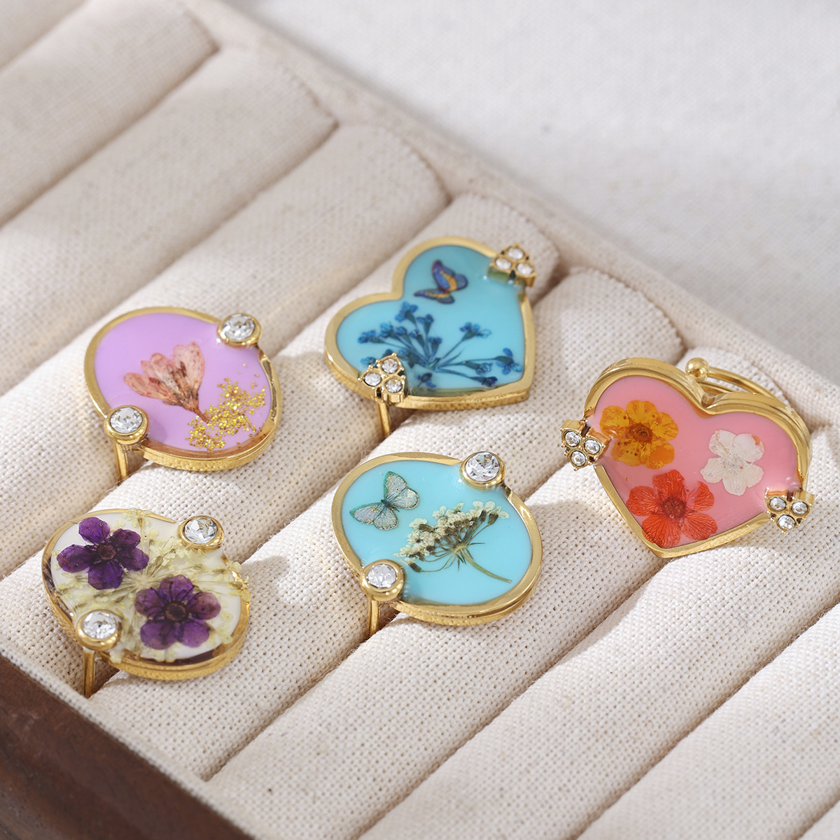 Alta Europa y América de acero inoxidable moda exagerada flores hechas a mano amor anillo de acero de titanio al por mayor joyería de venta caliente transfronteriza