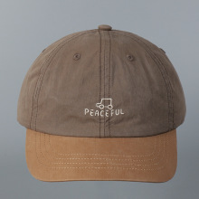 ���ı���ƴɫ��ͨ�D����Ů��H����ܰ���ñ���s���e�ٴ�����ñ