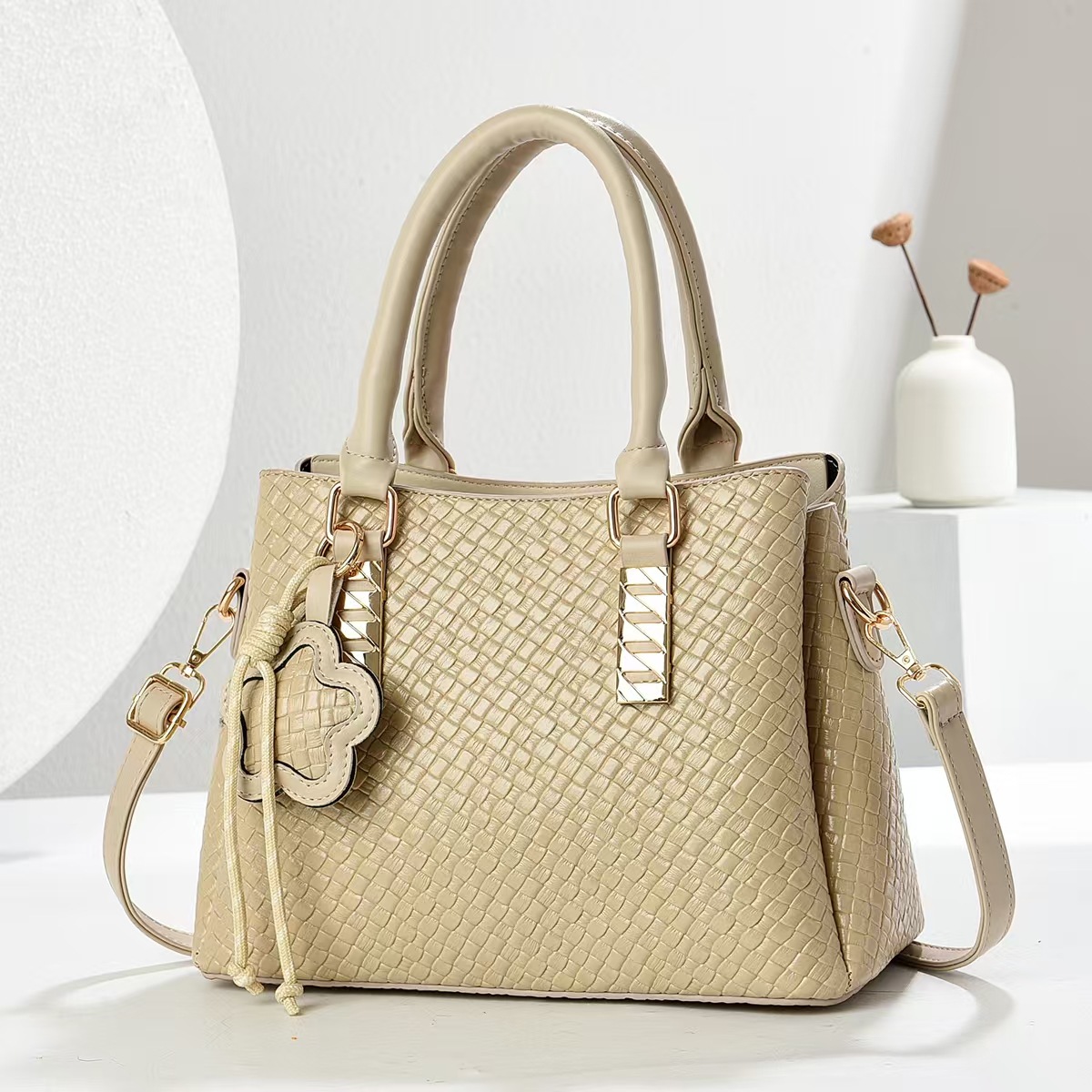 2025 verano nuevo estilo de moda coreana bolso de gran capacidad para mujer bolso de mensajero portátil de un solo hombro marea transfronteriza