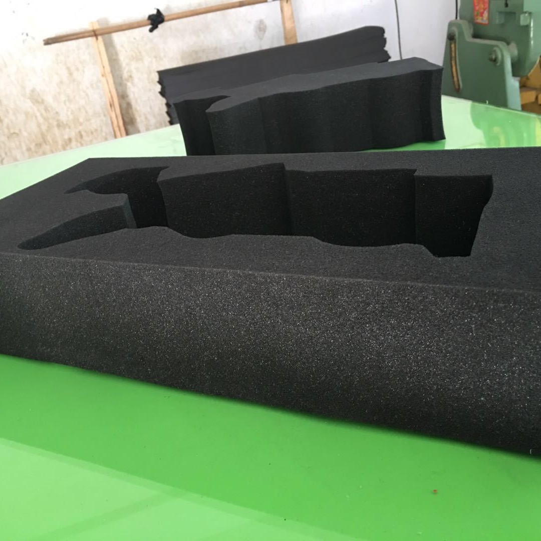 东莞海棉深加工開發設計环保黑色波浪绵制品现货 吸音棉包装订制